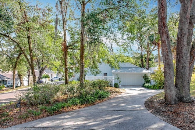 view of front of home with driveway