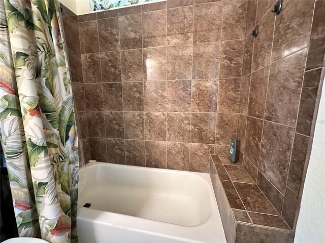 394 Nolane Ln, Polk City, FL 33868 - full bath with shower / bath combo with shower curtain