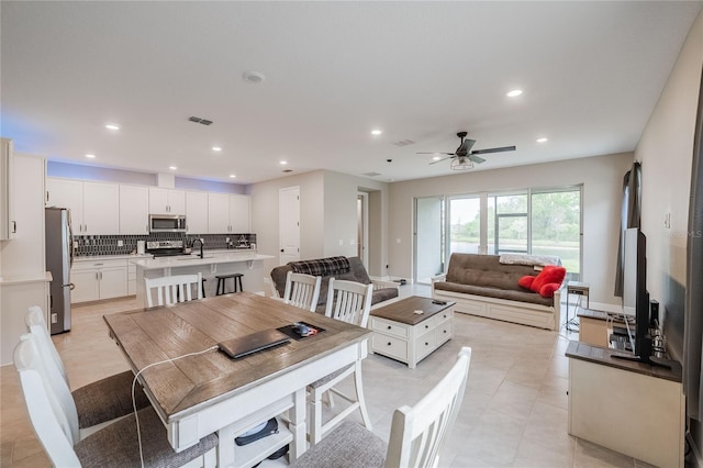 dining area featuring visible vents, recessed lighting, and ceiling fan