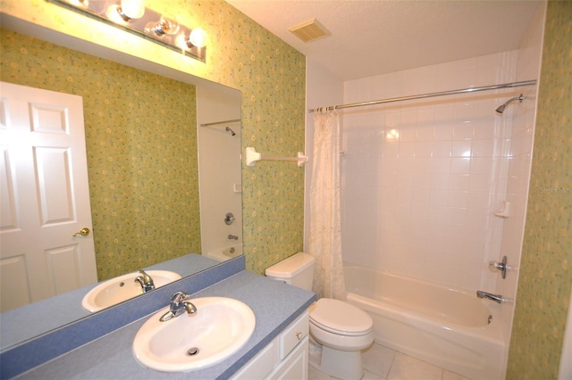 bathroom with shower / tub combo with curtain, visible vents, wallpapered walls, toilet, and tile patterned floors