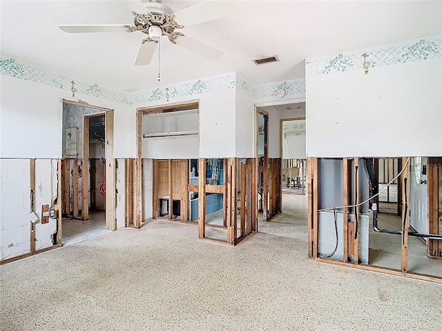 bedroom featuring a closet, visible vents, and ceiling fan