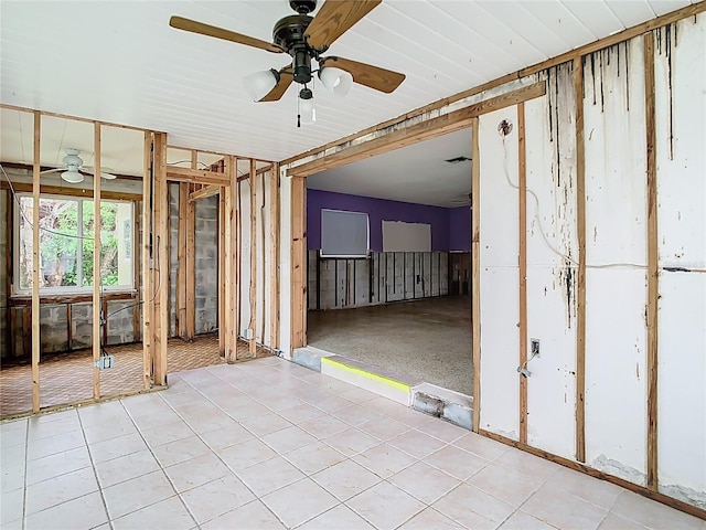 misc room featuring a ceiling fan