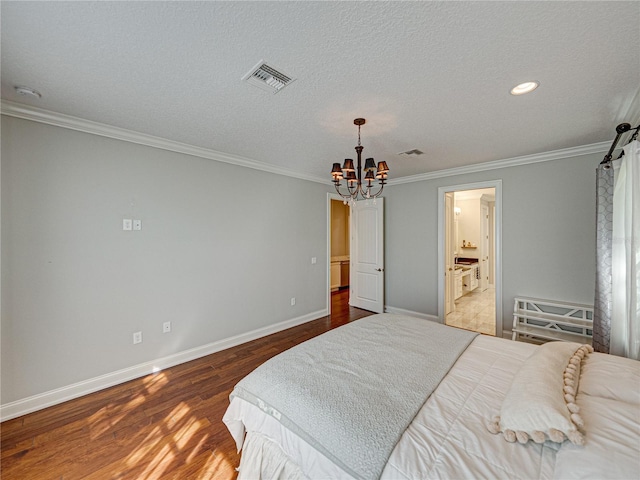 bedroom featuring visible vents, baseboards, an inviting chandelier, dark wood-style floors, and a textured ceiling