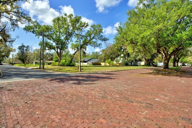 Listing photo 2 for 1245 Easton Dr, Lakeland FL 33803