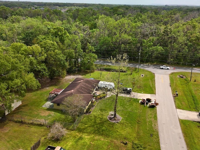 bird's eye view with a view of trees