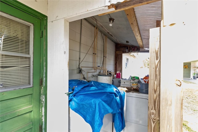 658, 660, 662 24th St NW, Winter Haven, FL 33880 - laundry area featuring washer / clothes dryer and laundry area