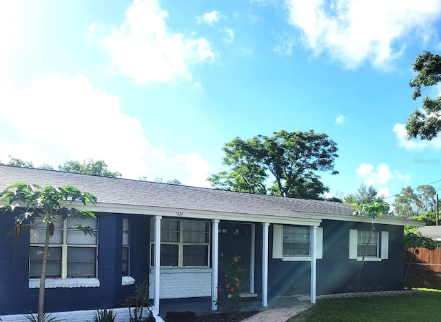 1024 31st St NW, Winter Haven, FL 33881 - single story home featuring roof with shingles