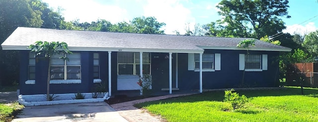 1024 31st St NW, Winter Haven, FL 33881 - ranch-style house with a front yard