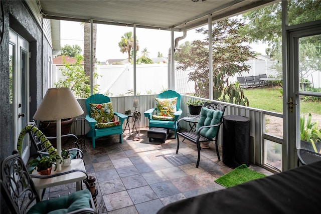 811 W Heron Pl, Winter Haven, FL 33884 - sunroom featuring radiator heating unit