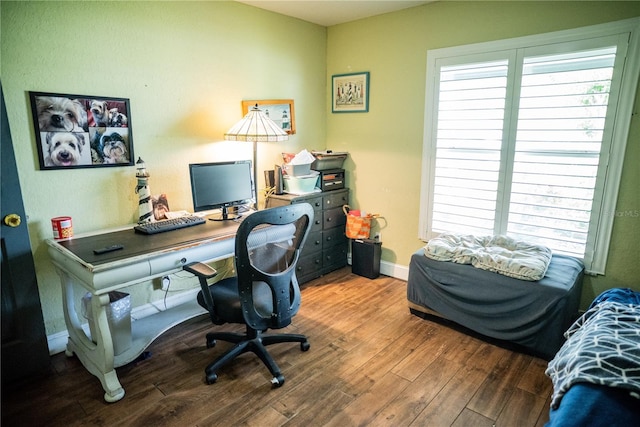 811 W Heron Pl, Winter Haven, FL 33884 - office area with wood finished floors and healthy amount of natural light