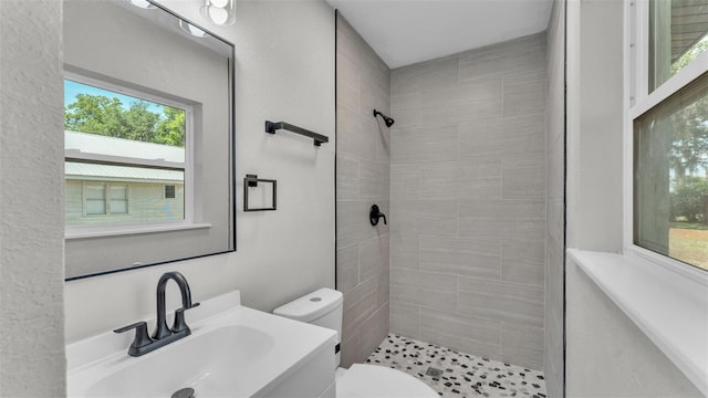 1650 W Mcleod St, Bartow, FL 33830 - full bath with a tile shower, toilet, and vanity