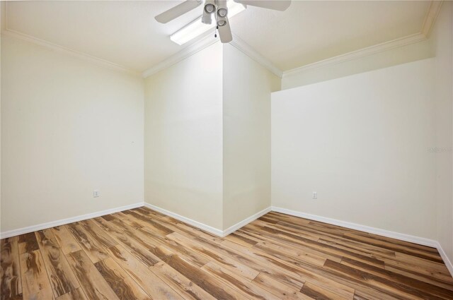 715 Hanover Ct, Lakeland, FL 33813 - unfurnished room featuring a ceiling fan, ornamental molding, light wood finished floors, and baseboards