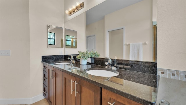 6372 English Creek Dr, Lakeland, FL 33811 - full bath featuring double vanity