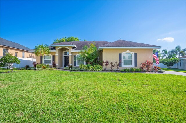 6720 Highlands Creek Loop, Lakeland, FL 33813 - view of front of property featuring stucco siding