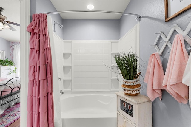 2125 Wild Grape Pl, Riverview, FL 33578 - full bath featuring shower / bath combo and ceiling fan