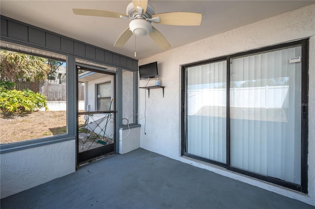 6315 Conductor Ct, Lakeland, FL 33813 - unfurnished sunroom with ceiling fan