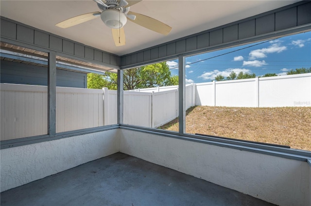 6315 Conductor Ct, Lakeland, FL 33813 - unfurnished sunroom with a ceiling fan