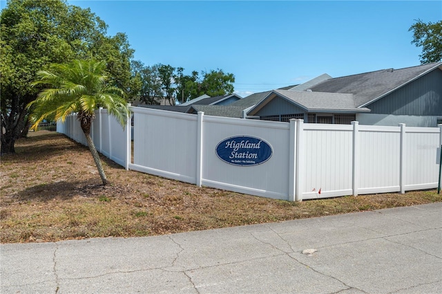 6315 Conductor Ct, Lakeland, FL 33813 - view of side of property featuring fence and roof with shingles