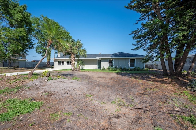 1502 Edgewater Beach Dr, Lakeland, FL 33805 - ranch-style house with fence