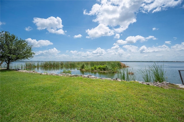 1502 Edgewater Beach Dr, Lakeland, FL 33805 - photo 2
