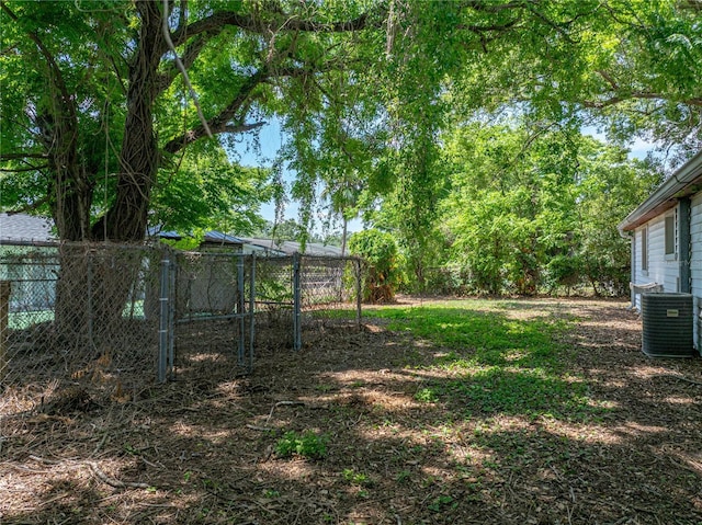 1720 Kendrick Ln, Lakeland, FL 33805 - view of yard with fence and cooling unit
