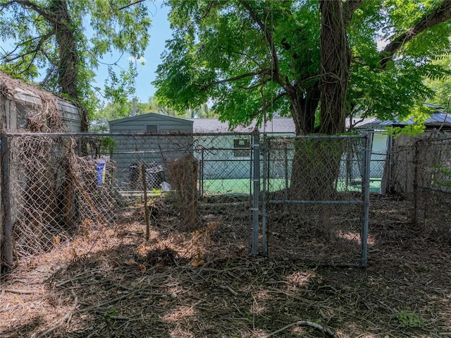 1720 Kendrick Ln, Lakeland, FL 33805 - view of yard featuring fence