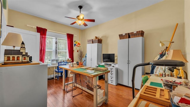 410 S Broadway Ave, Bartow, FL 33830 - kitchen featuring a ceiling fan, an office area, and hardwood / wood-style floors