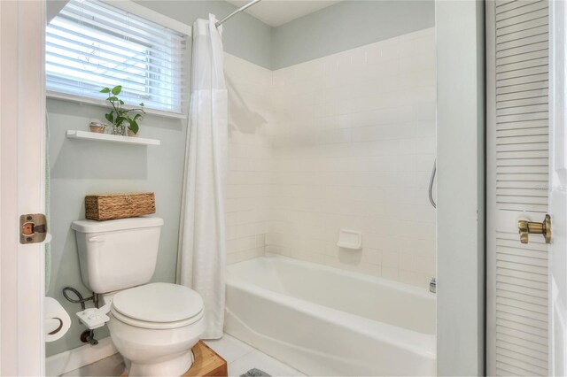 4116 4th Ave NE, Bradenton, FL 34208 - bathroom with toilet and shower / tub combo