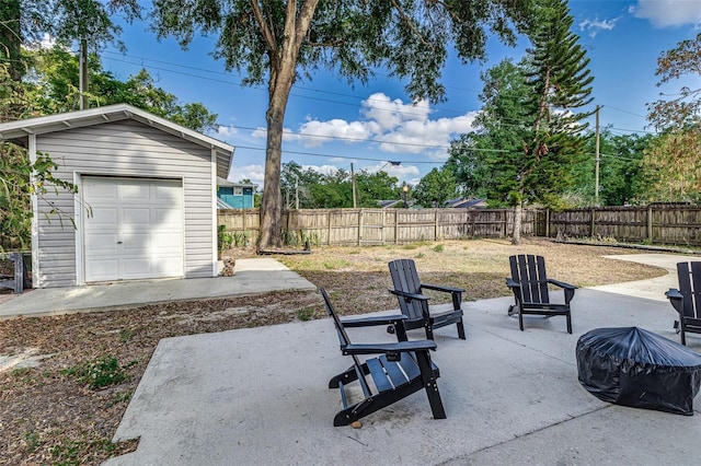 746 Mississippi Ave, Lakeland, FL 33801 - view of patio featuring a fenced backyard and an outbuilding