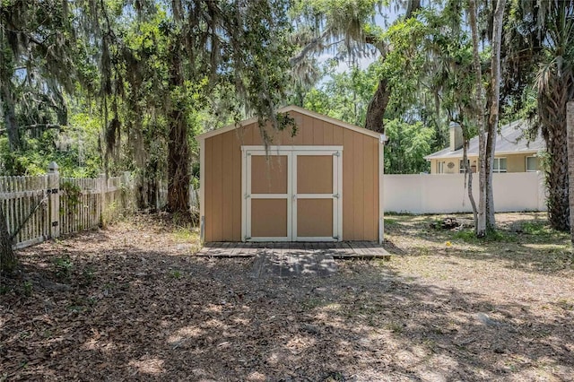 2933 Blackwater Oaks Dr, Mulberry, FL 33860 - view of shed featuring a fenced backyard