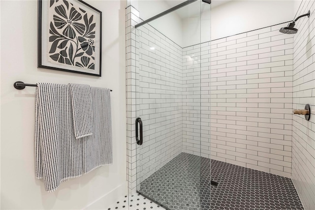 527 W Park St, Lakeland, FL 33803 - bathroom with a shower stall