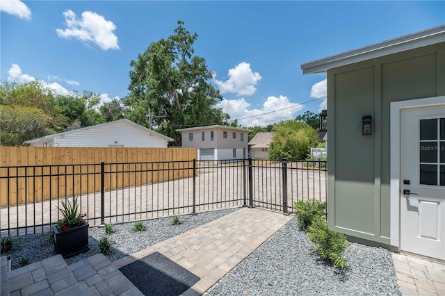 527 W Park St, Lakeland, FL 33803 - fenced backyard with a patio