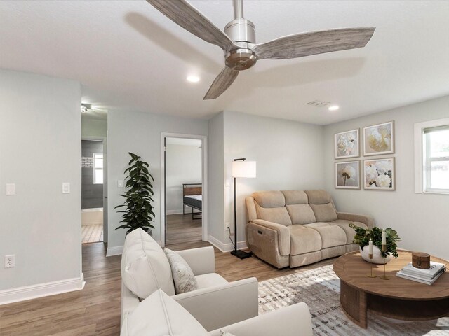 502 Duchess Dr, Lakeland, FL 33803 - living area featuring recessed lighting, baseboards, visible vents, and wood finished floors