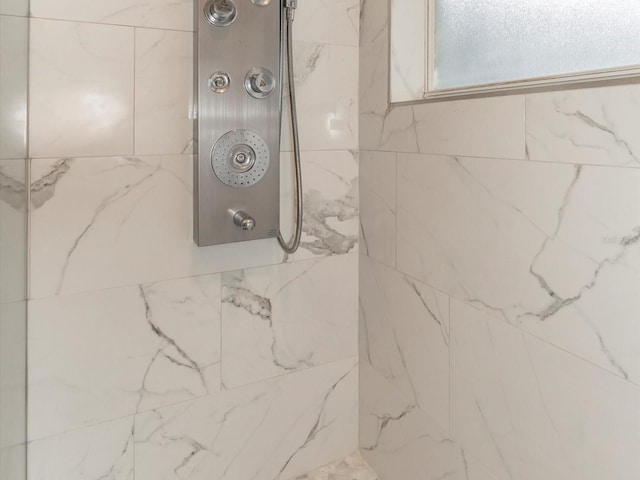 502 Duchess Dr, Lakeland, FL 33803 - room details featuring a marble finish shower