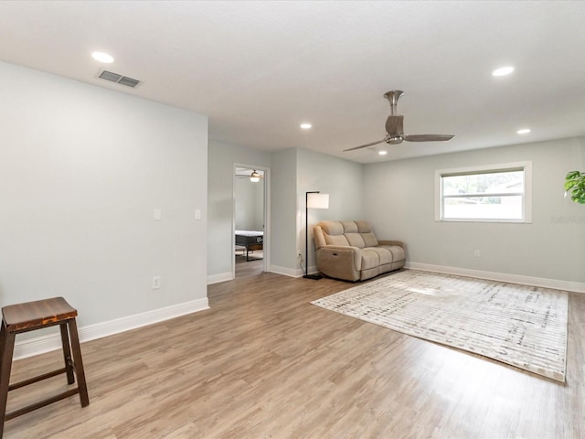 502 Duchess Dr, Lakeland, FL 33803 - living area with visible vents, baseboards, ceiling fan, recessed lighting, and light wood-type flooring