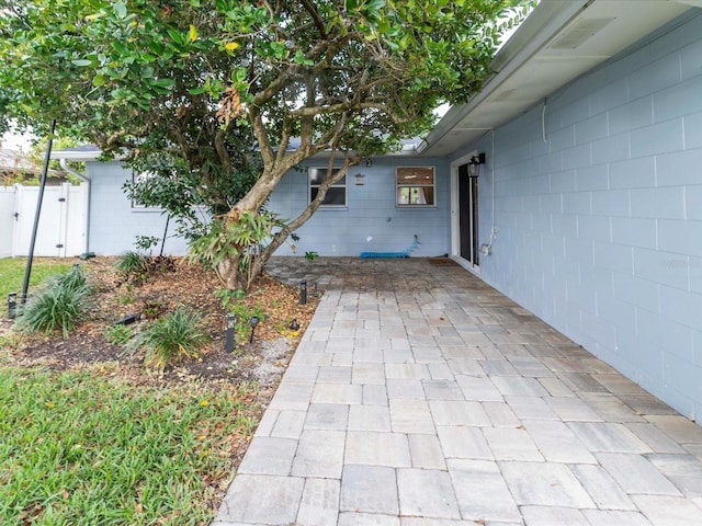 502 Duchess Dr, Lakeland, FL 33803 - view of patio with fence