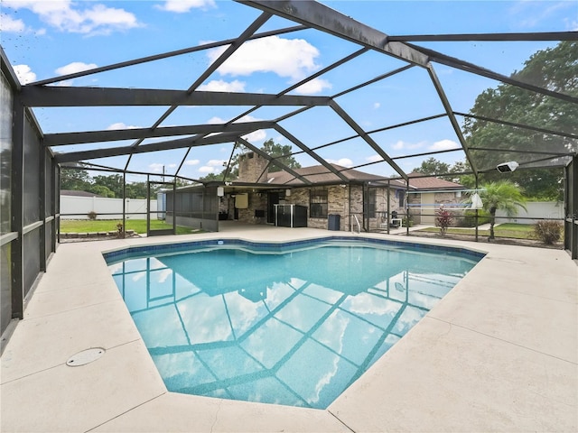 3002 Helms Dr, Auburndale, FL 33823 - view of swimming pool with a patio, a fenced in pool, a lanai, and fence