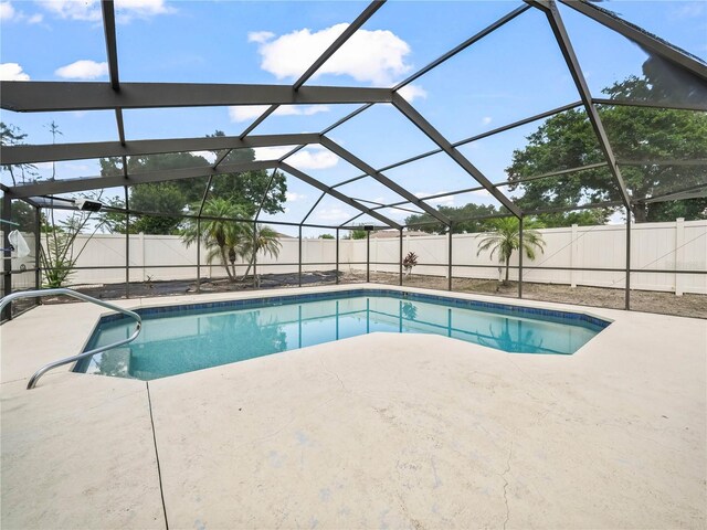 3002 Helms Dr, Auburndale, FL 33823 - view of swimming pool with a patio, a fenced in pool, and a fenced backyard