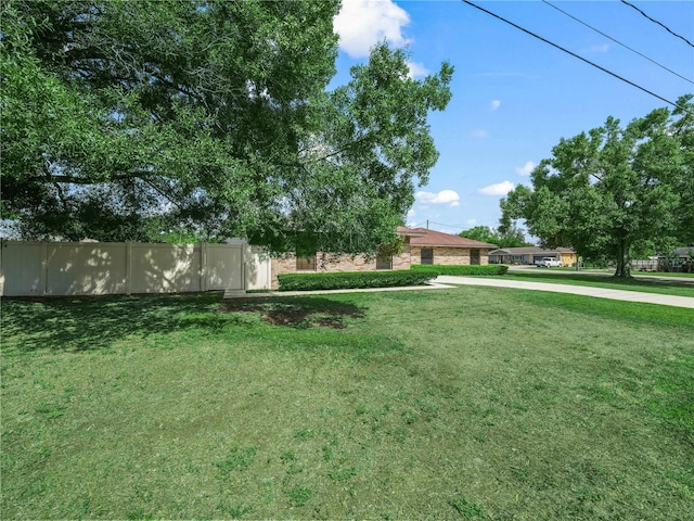 3002 Helms Dr, Auburndale, FL 33823 - view of yard with fence