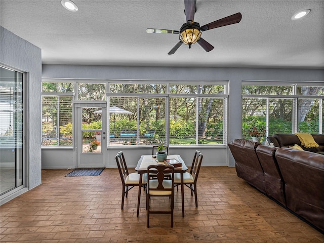 800 Osprey Landing Dr, Lakeland, FL 33813 - sunroom / solarium featuring a textured ceiling