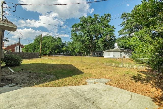 4008 S Carlisle Rd, Lakeland, FL 33813 - fenced backyard with a patio