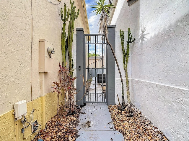 10764 Lenox Rd, Hollywood, FL 33026 - view of gate