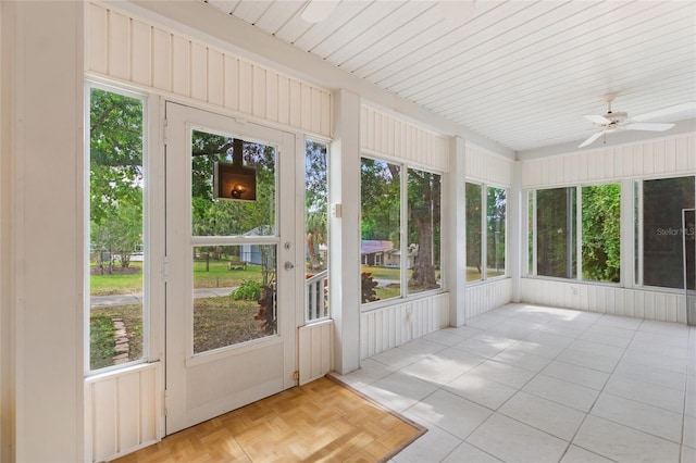 716 S Franklin Pl, Lakeland, FL 33815 - unfurnished sunroom with a ceiling fan and plenty of natural light