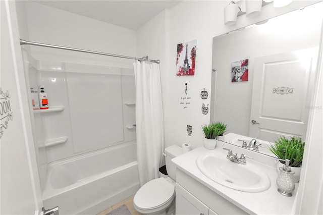 2039 Rosewood Cir, Lakeland, FL 33810 - full bath featuring vanity, toilet, and shower / tub combo with curtain