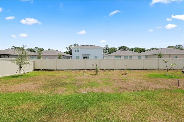 2039 Rosewood Cir, Lakeland, FL 33810 - view of yard with a residential view