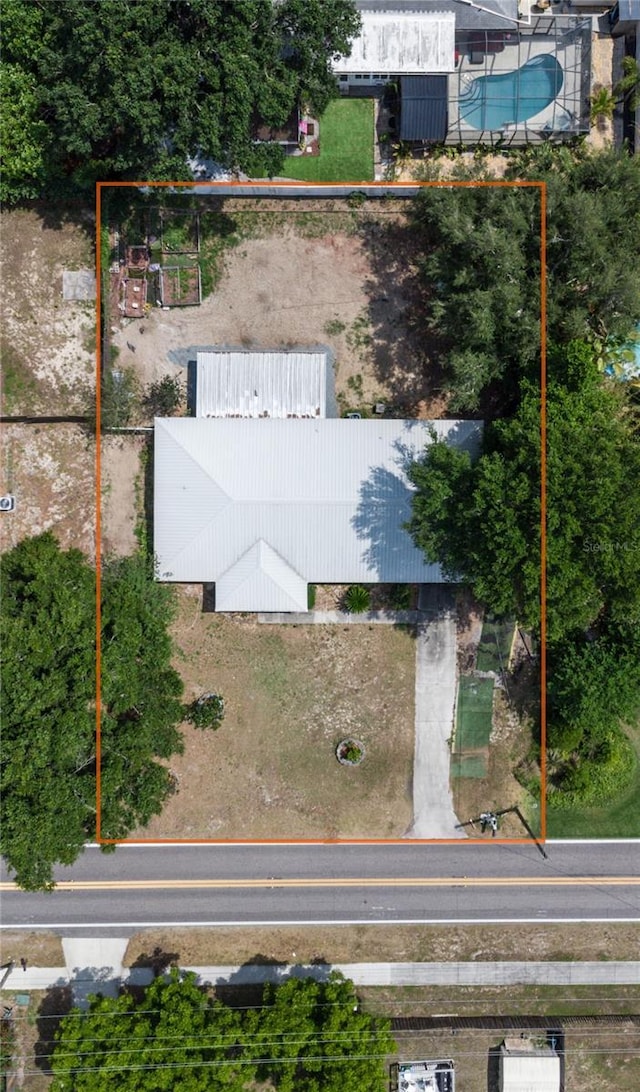 120 Bolender Rd, Auburndale, FL 33823 - aerial overview of property's location featuring property parcel outlined and a pool area