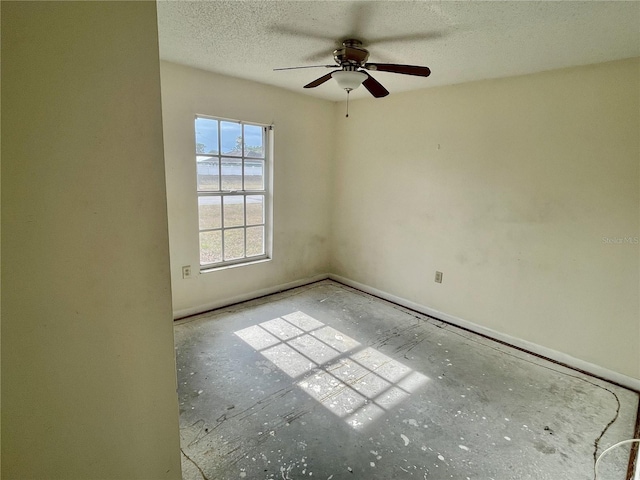 4038 Lehman Ln, Lakeland, FL 33813 - spare room with ceiling fan, baseboards, and a textured ceiling
