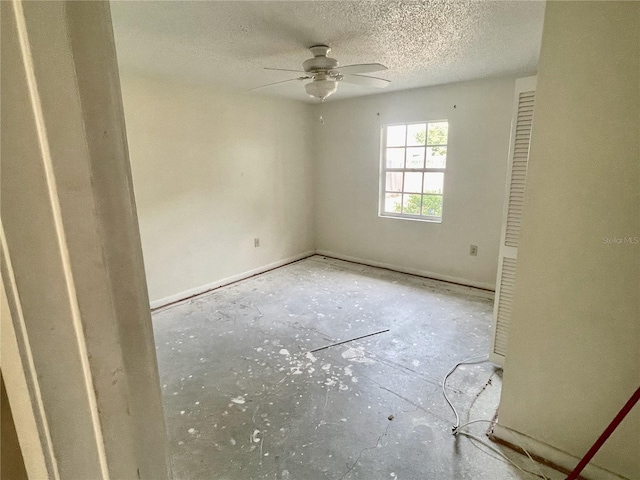 4038 Lehman Ln, Lakeland, FL 33813 - empty room featuring a ceiling fan and a textured ceiling