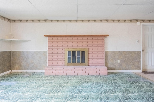 detailed view of a fireplace and carpet floors