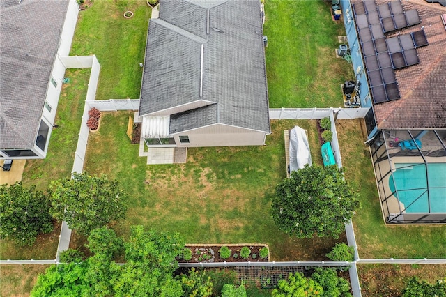 bird's eye view of a pool area